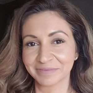 Meet your Posher, Dina